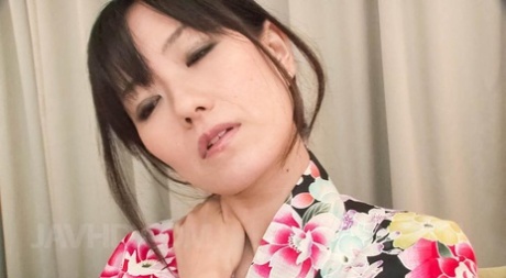 Manami Komukai sex image