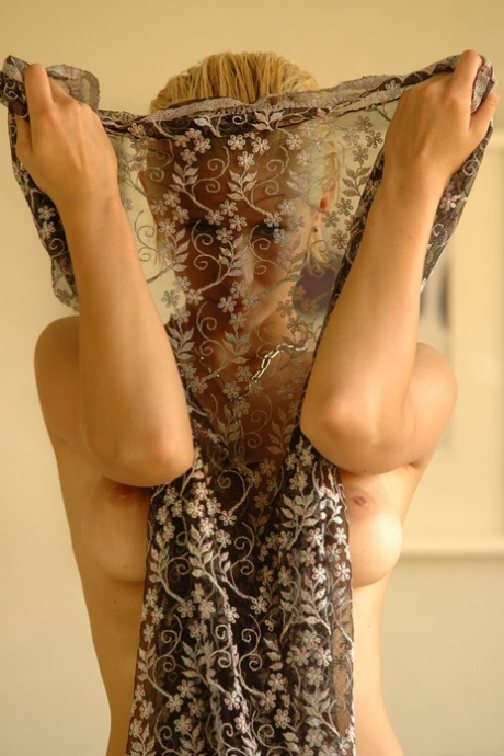 Zara Amara nude images