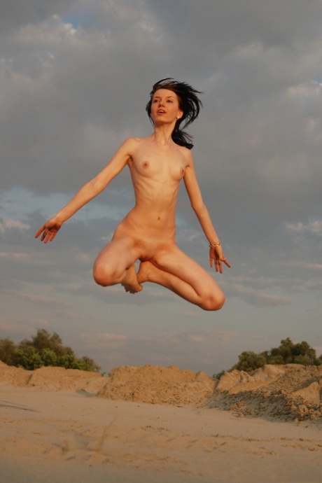 Alisa A Castalia nude image 39