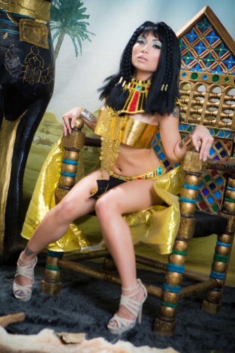 Cleopatra porno images
